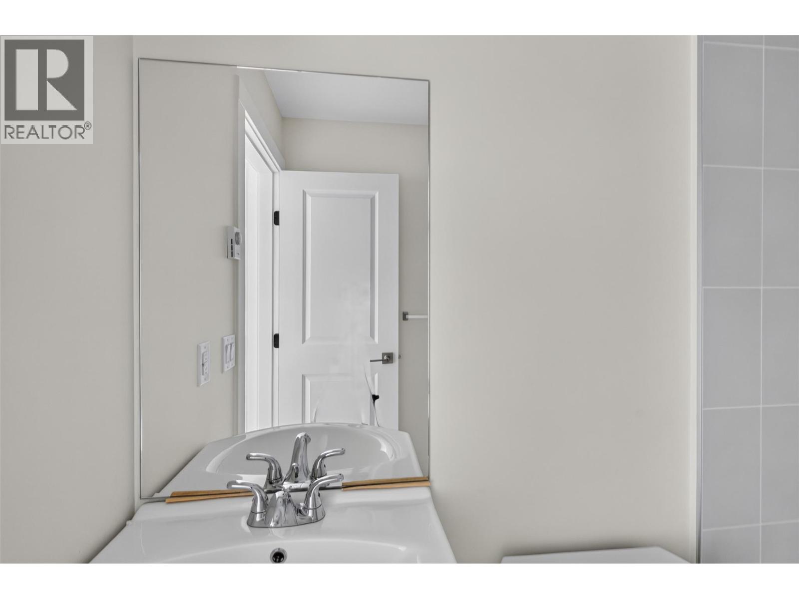 #206 4004 34 Street - Image 23