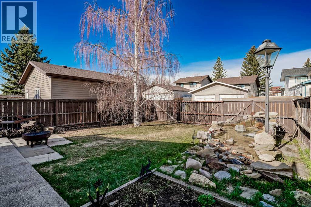 13 Taraglen Road NE - 36