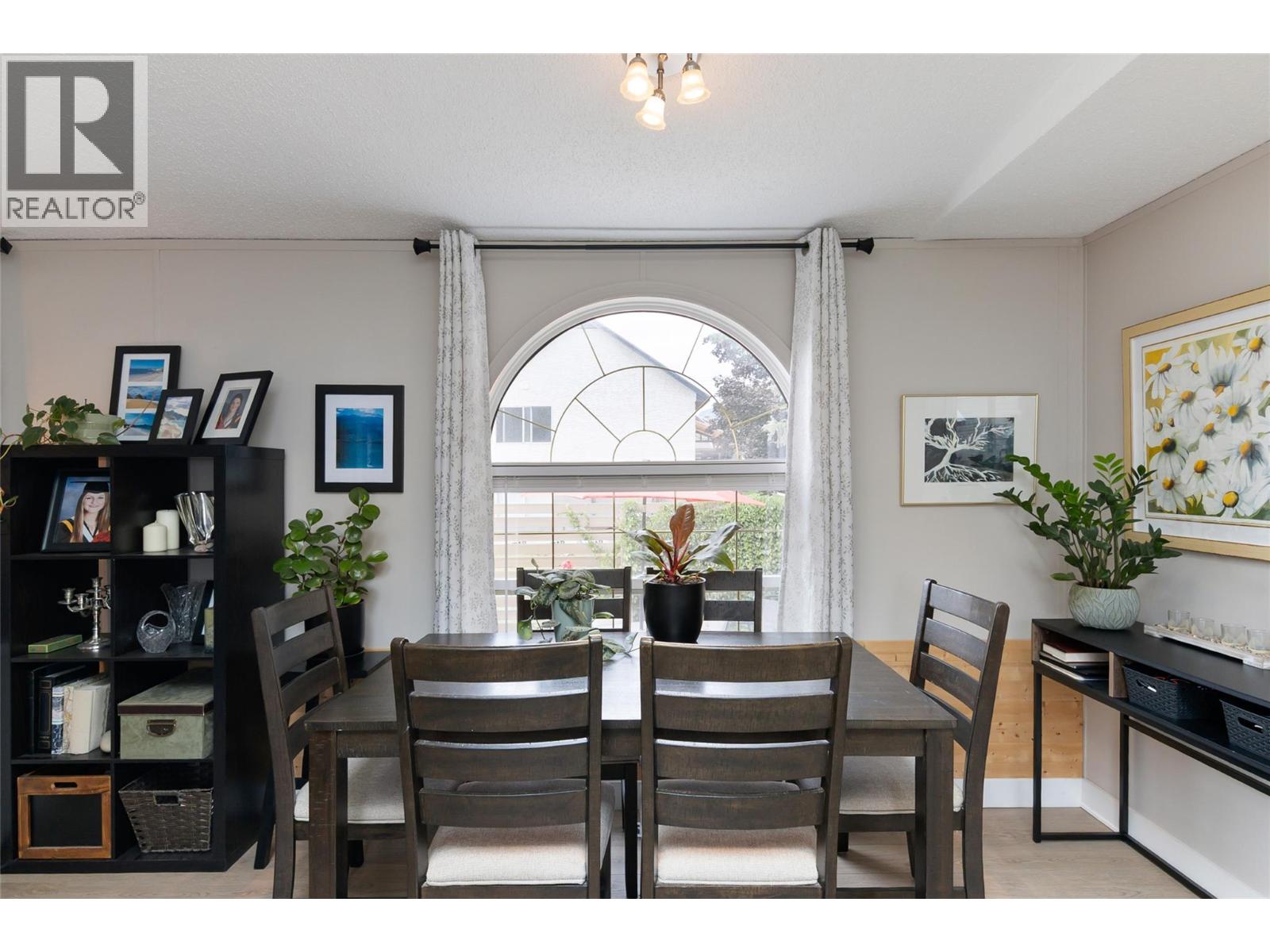 #11 606 Edward Street - 10