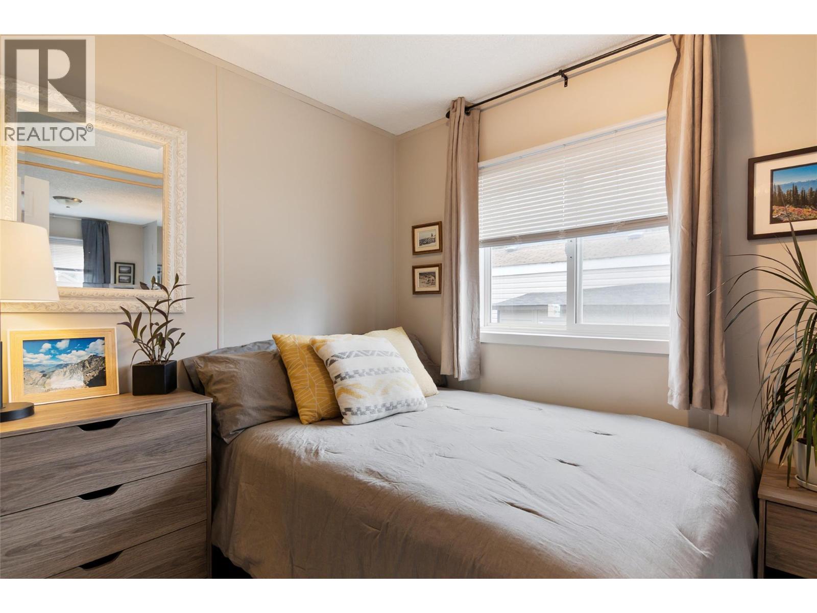 #11 606 Edward Street - 15