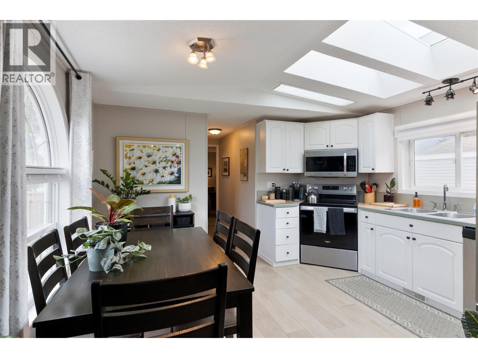 #11 606 Edward Street - Image 8