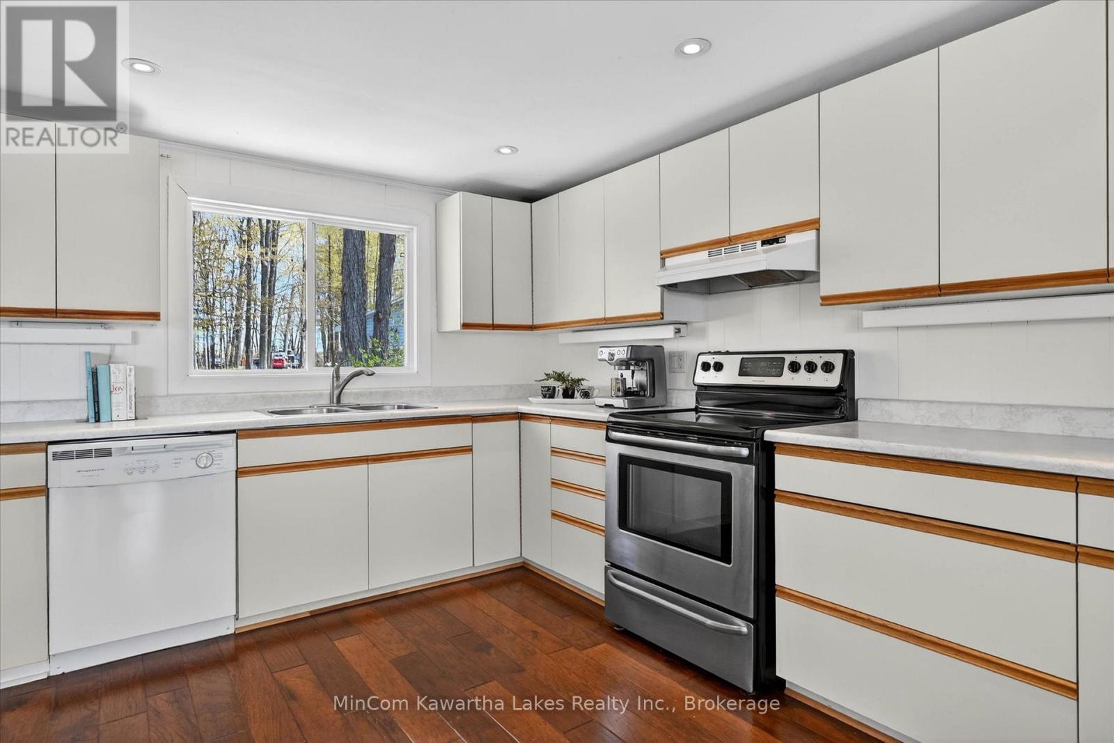 54 WOODLAND TRAIL - Image 12