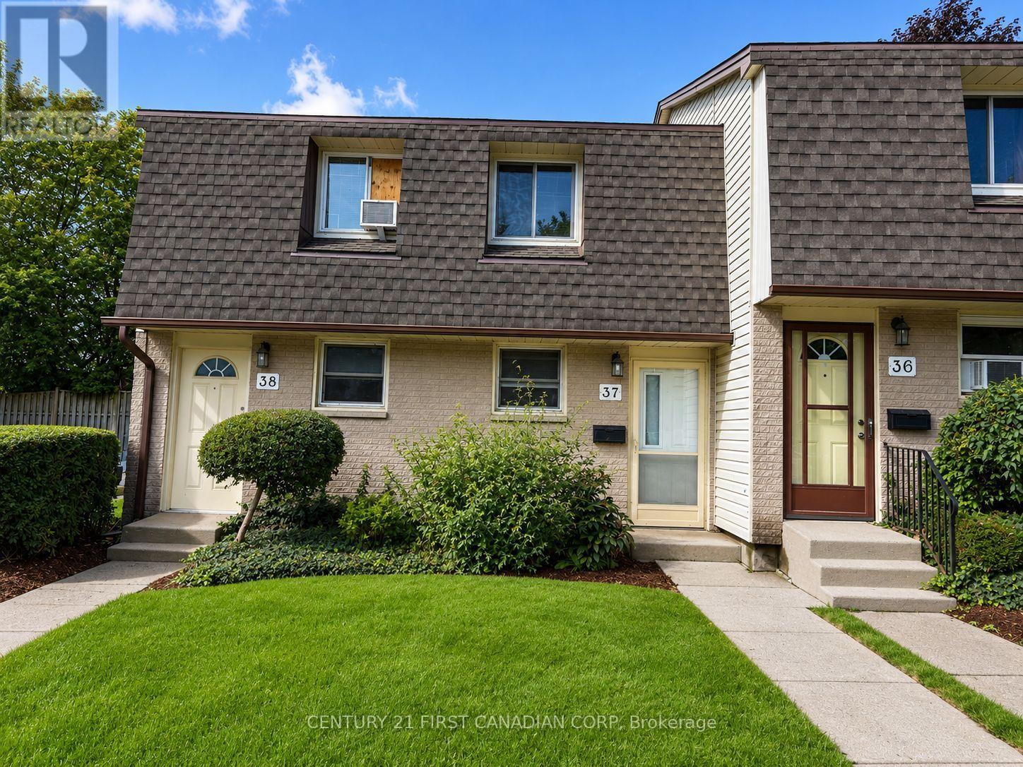 #37 1919 TRAFALGAR STREET - 2