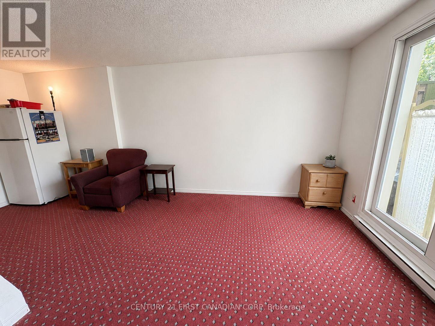 #37 1919 TRAFALGAR STREET - 6