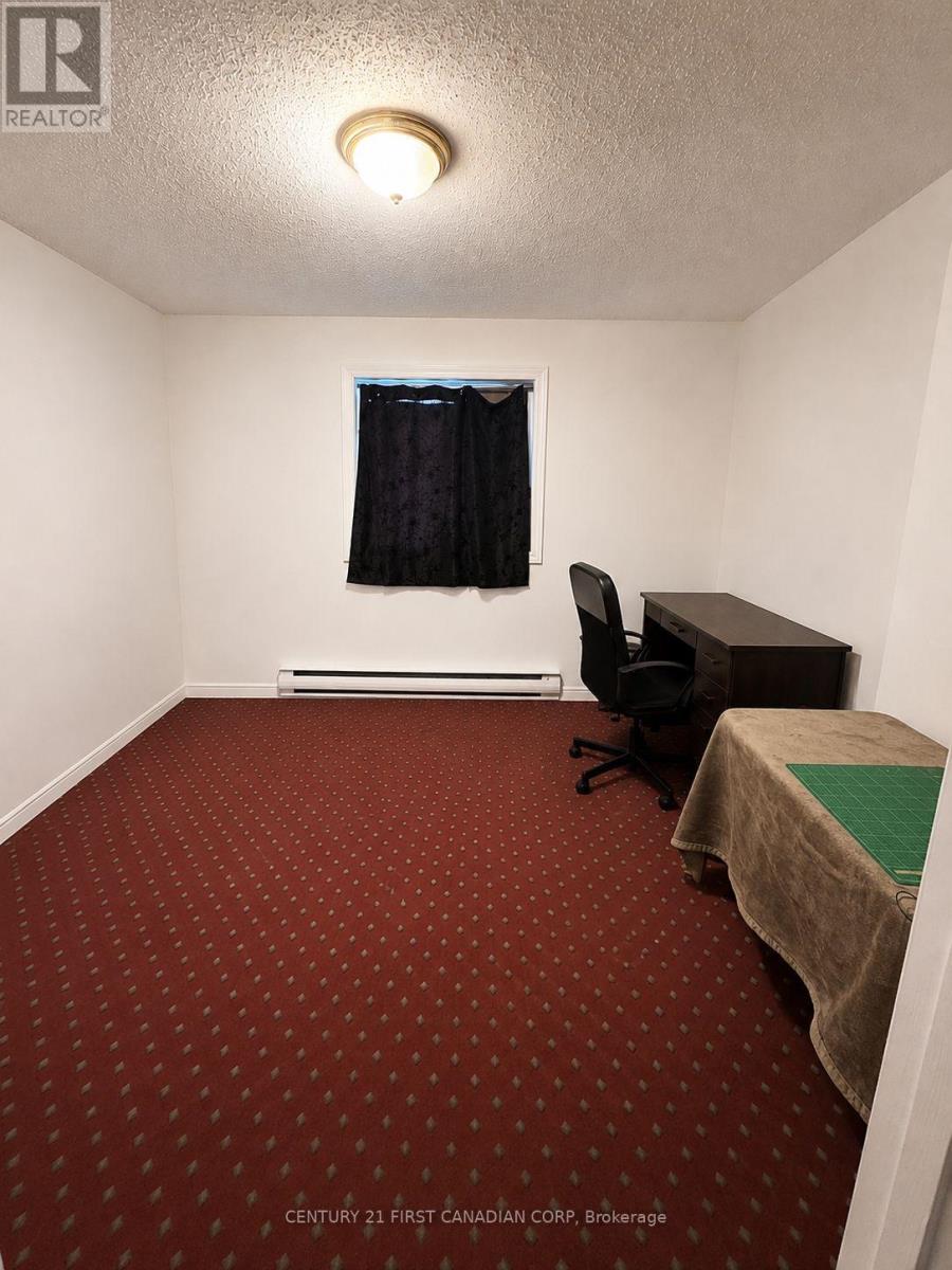 #37 1919 TRAFALGAR STREET - 9