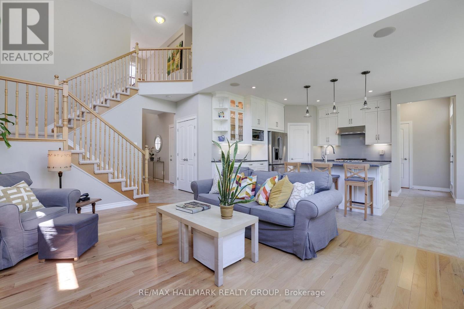 90 STONEWATER BAY - 12