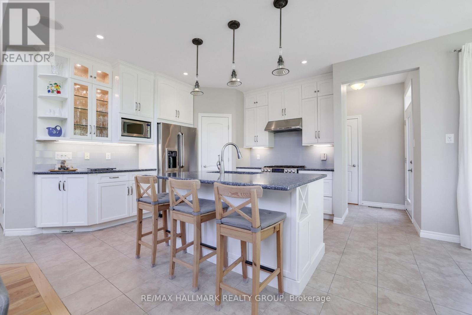 90 STONEWATER BAY - 14