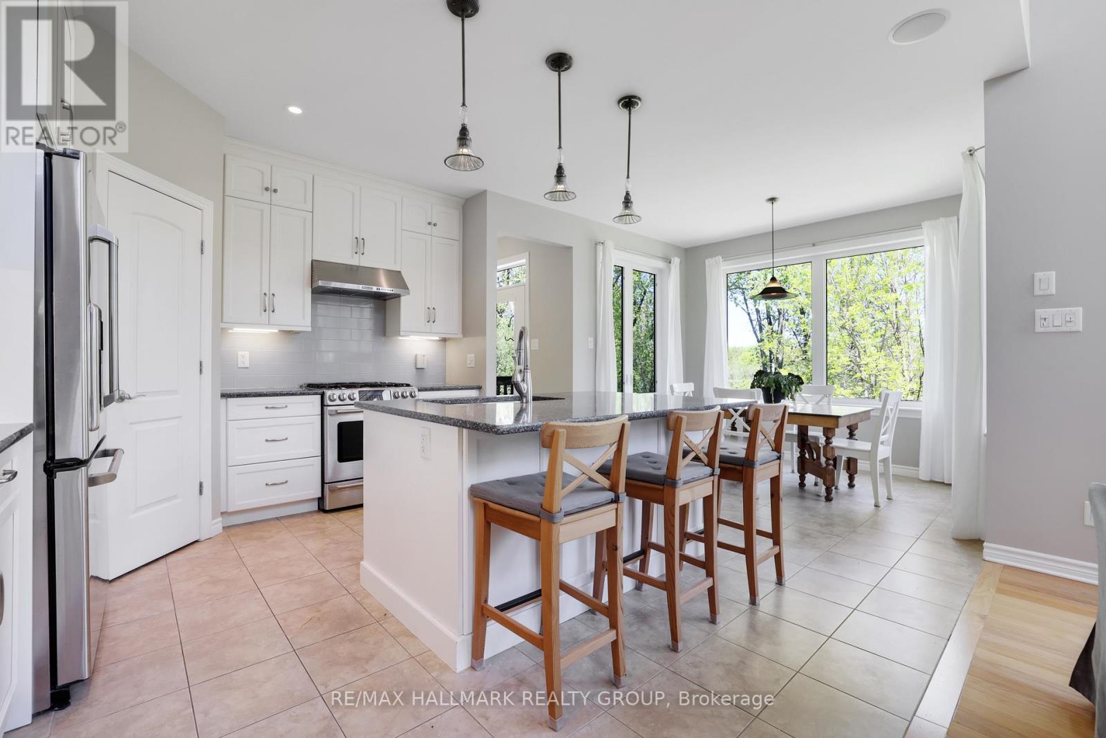 90 STONEWATER BAY - Image 20