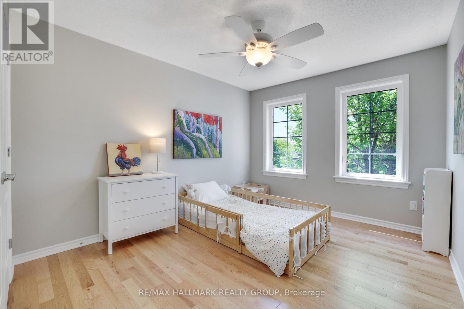 90 STONEWATER BAY - 24