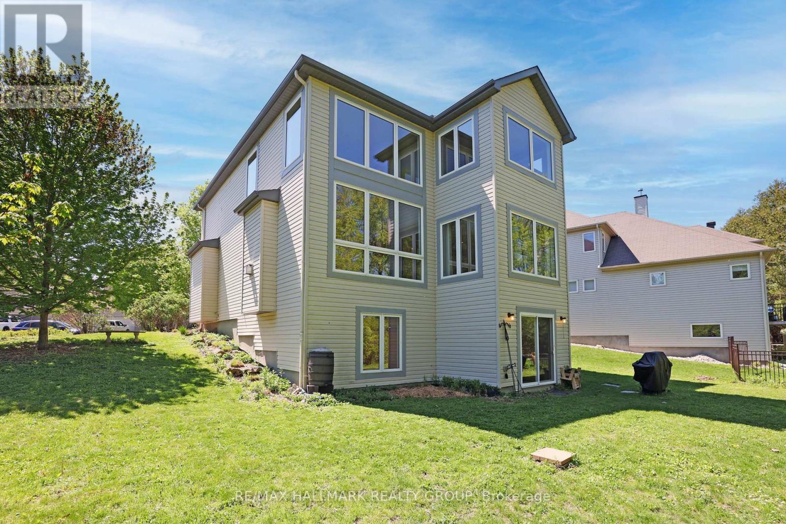 90 STONEWATER BAY - 41