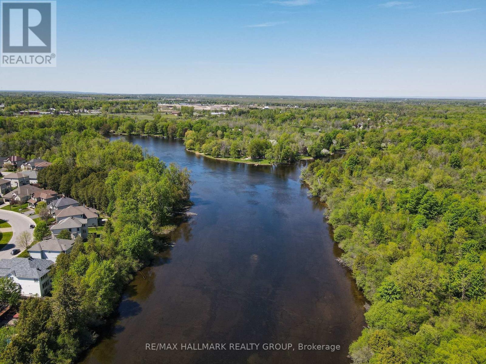 90 STONEWATER BAY - 47