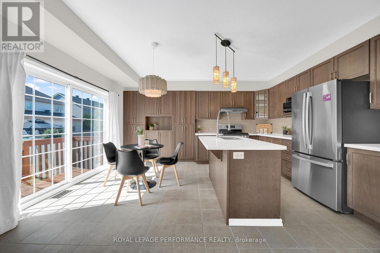 593 PINAWA CIRCLE - 10