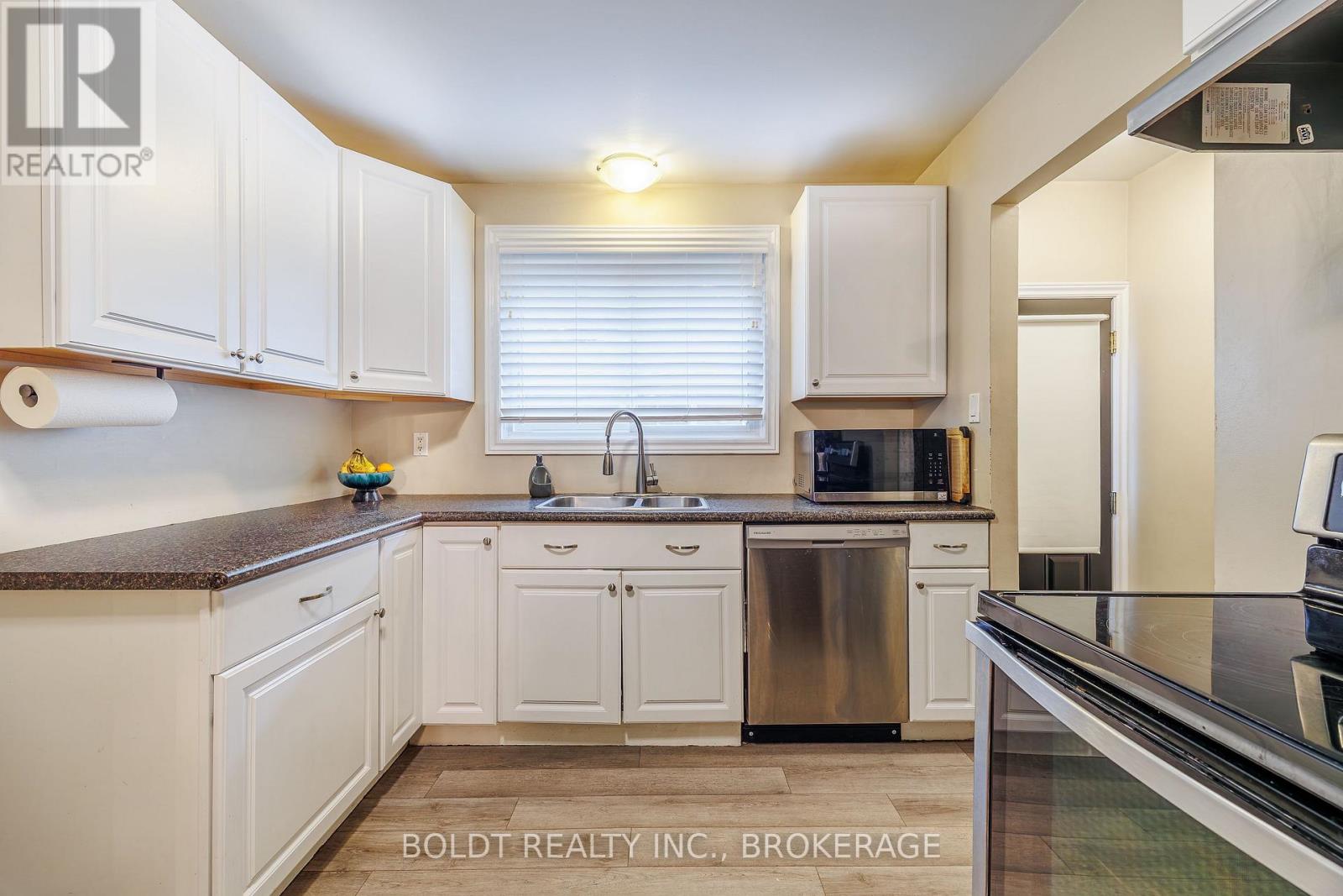 82 WILDWOOD ROAD - 8