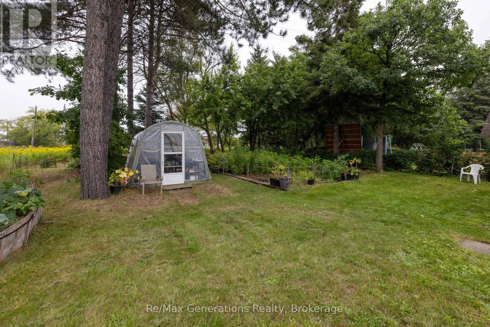 1900 BAILEY AVENUE - 19