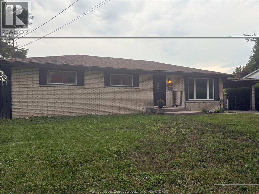 12102 EVERGREEN Drive, Tecumseh, Ontario, N8N1G9, Tecumseh, Ontario — photo 2 of 5
