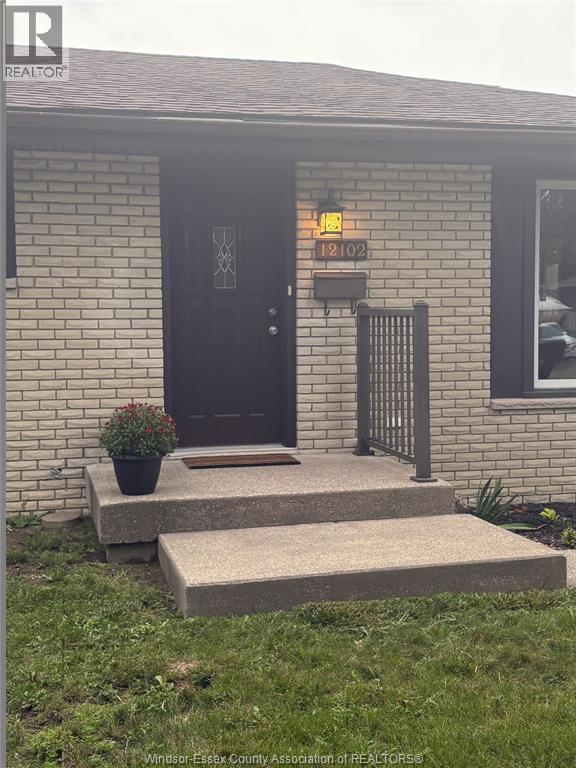 12102 EVERGREEN Drive, Tecumseh, Ontario, N8N1G9, Tecumseh, Ontario — photo 3 of 5
