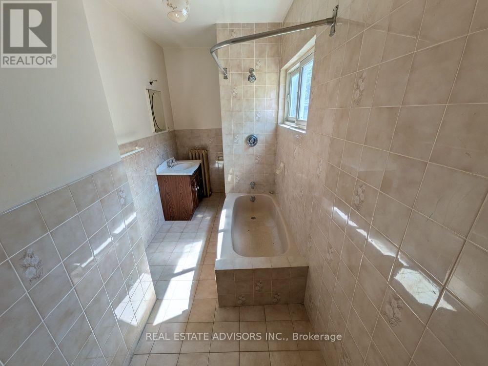 61 GREENSIDES AVENUE - 13