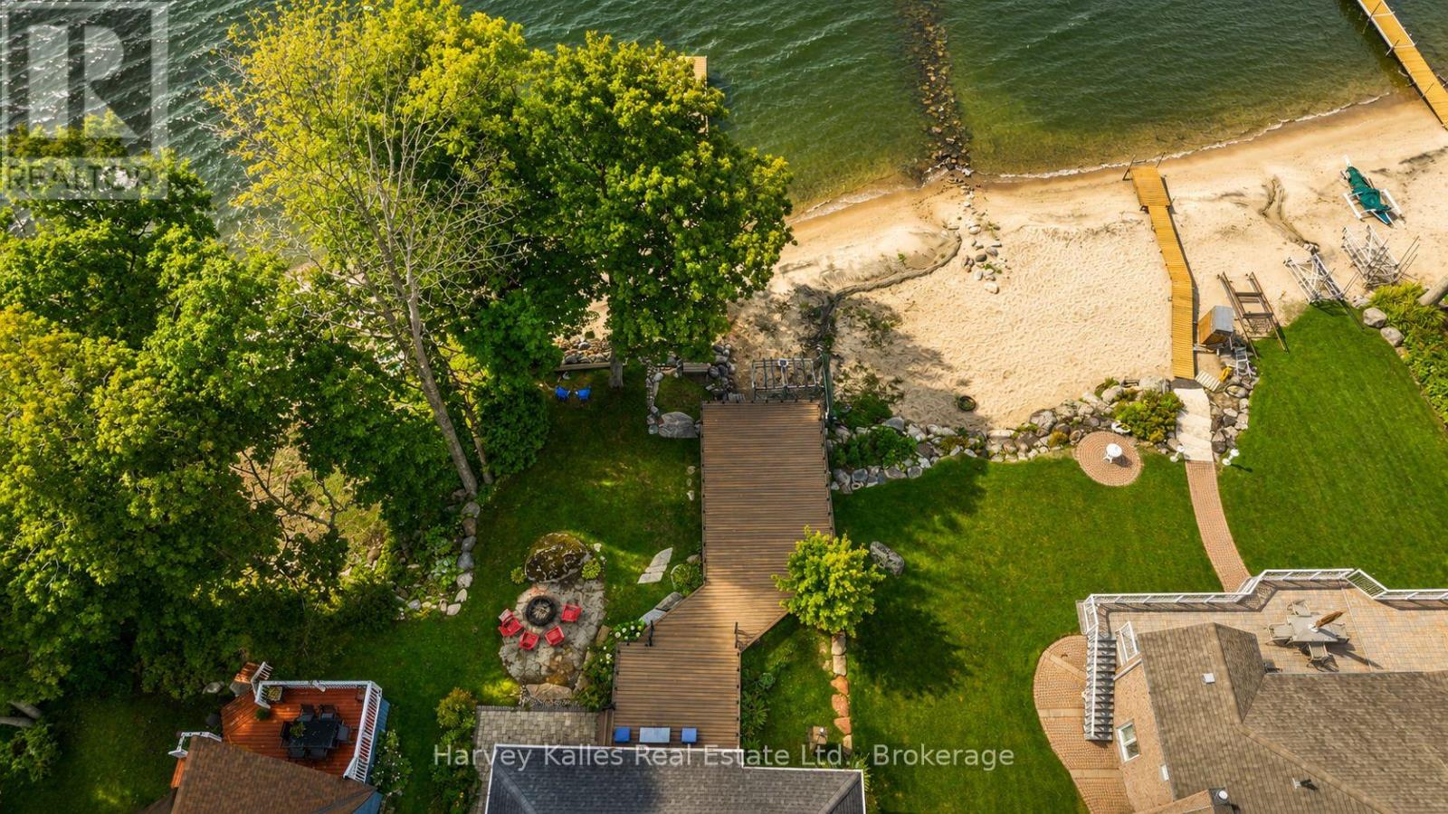 1515 CHAMPLAIN ROAD - 48