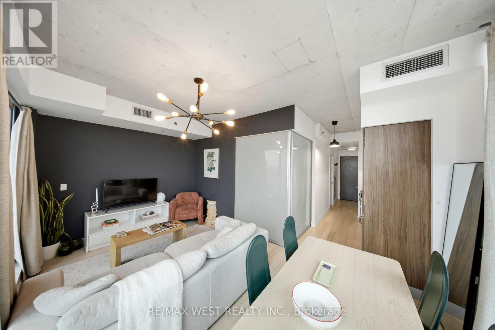 #1810 20 MINOWAN MIIKAN LANE - Image 6