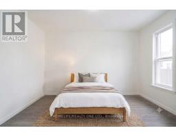 104 Benson Avenue, Toronto, ON M6G2J1 Photo 16