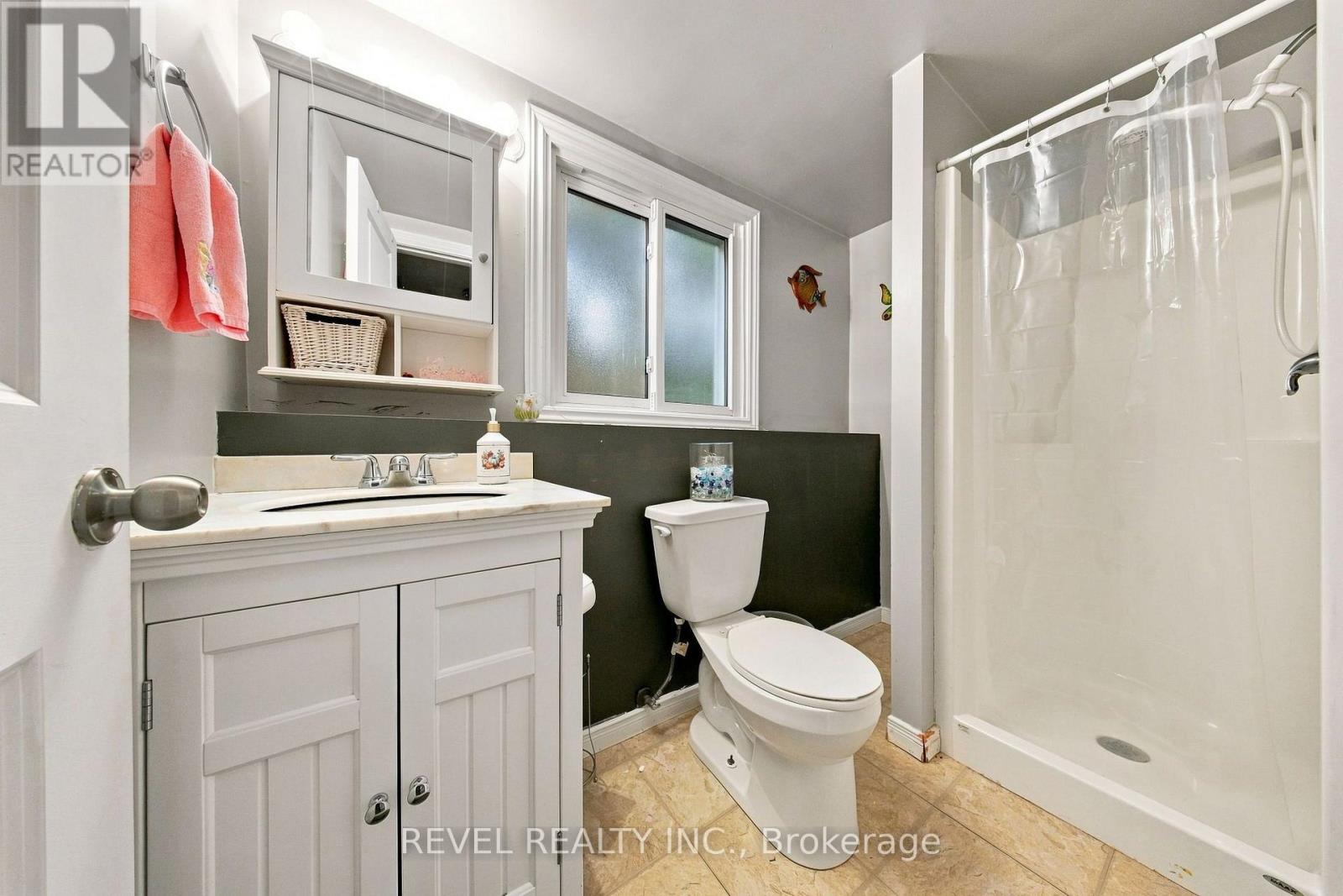 562 CAPILANO CRESCENT - Image 22