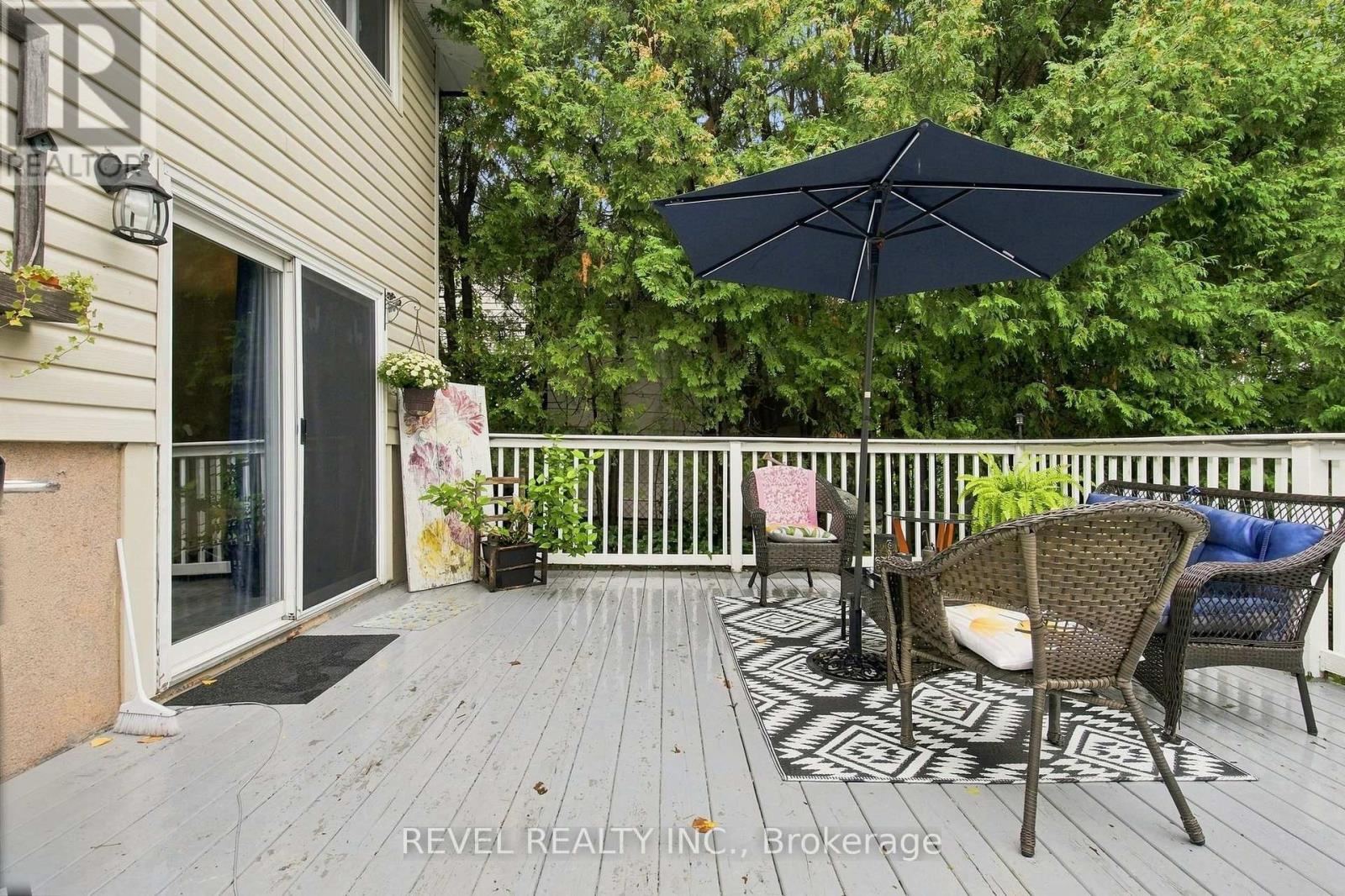 562 CAPILANO CRESCENT - Image 32