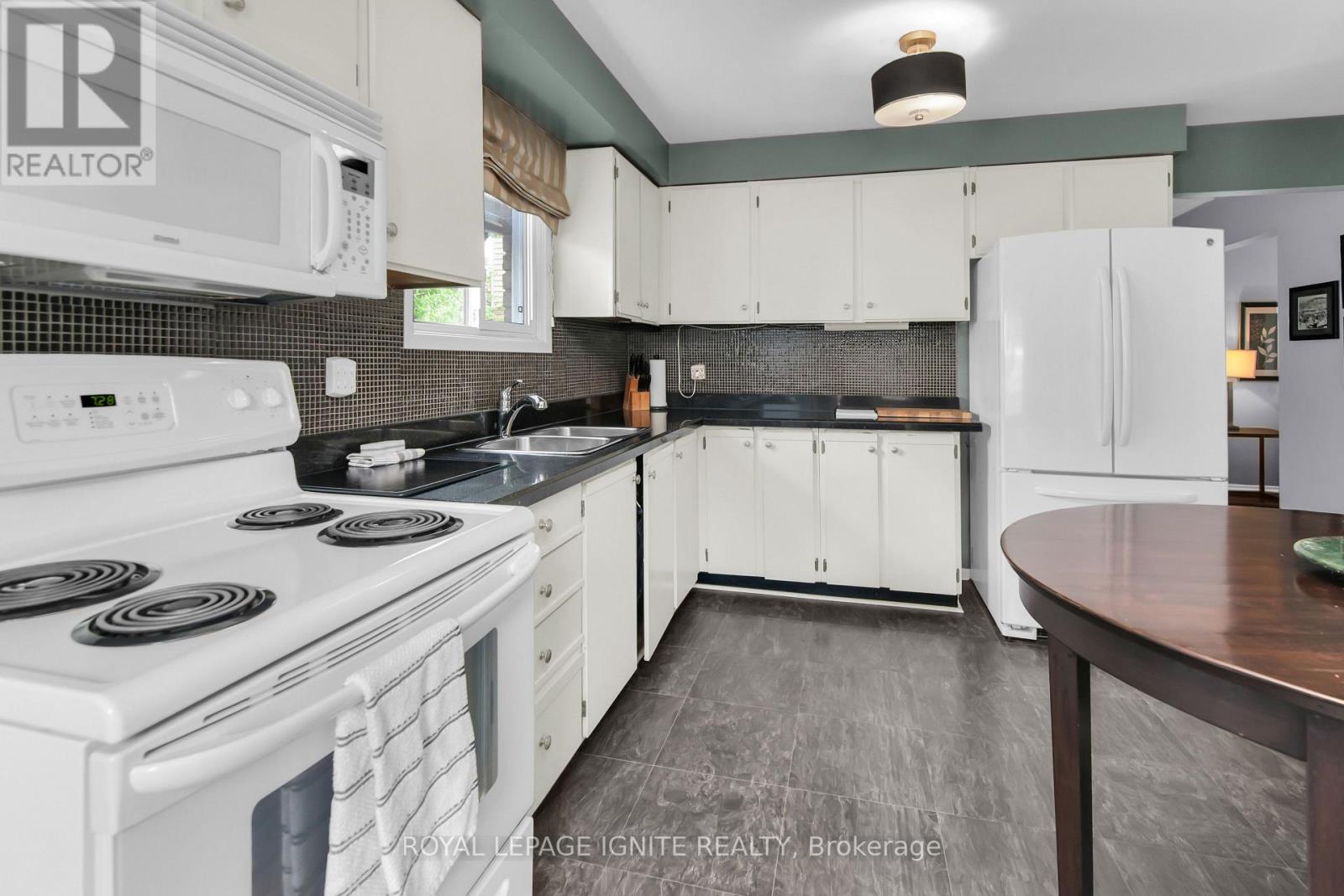 55 FAWCETT TRAIL - 21