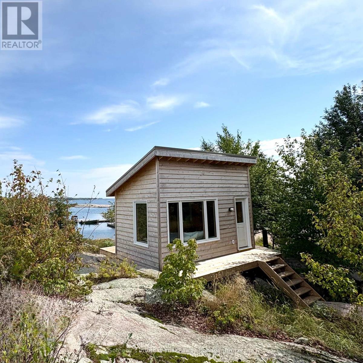 1 ISLAND 352C - Image 5