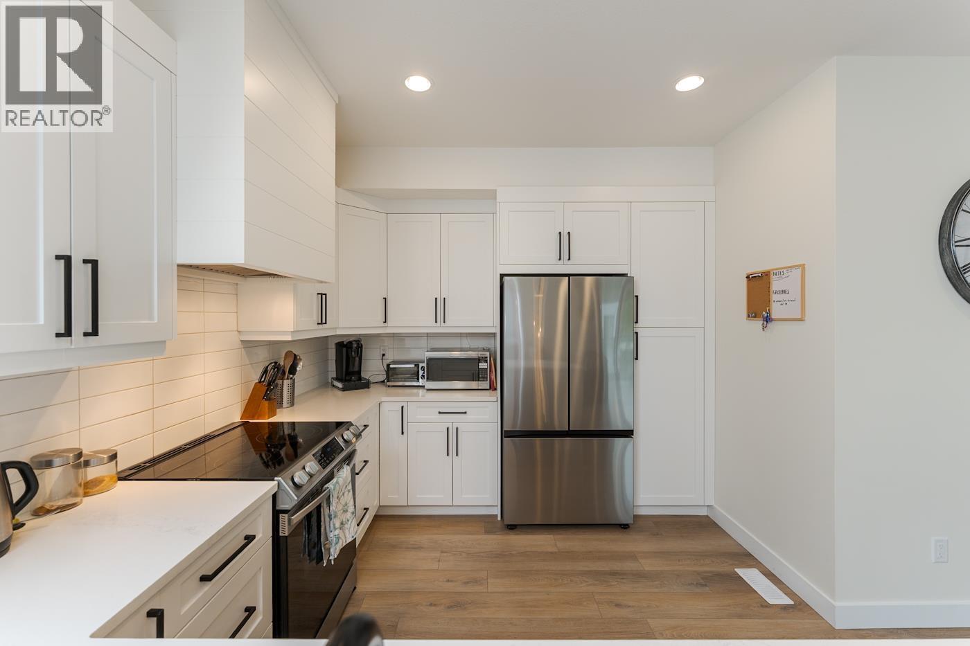 #508 4274 22ND AVENUE - 8