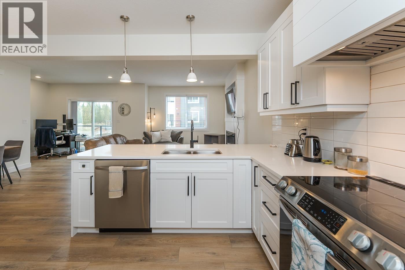 #508 4274 22ND AVENUE - Image 10