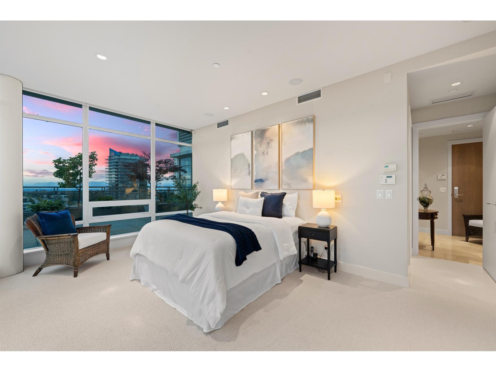 PH2 1473 JOHNSTON ROAD, White Rock