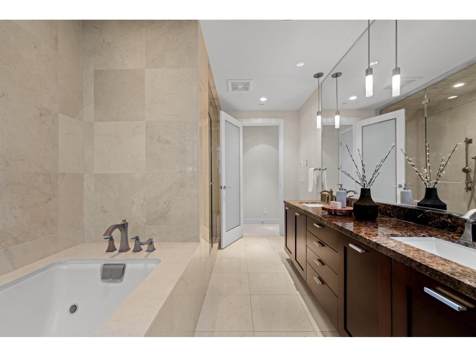 PH2 1473 JOHNSTON ROAD, White Rock