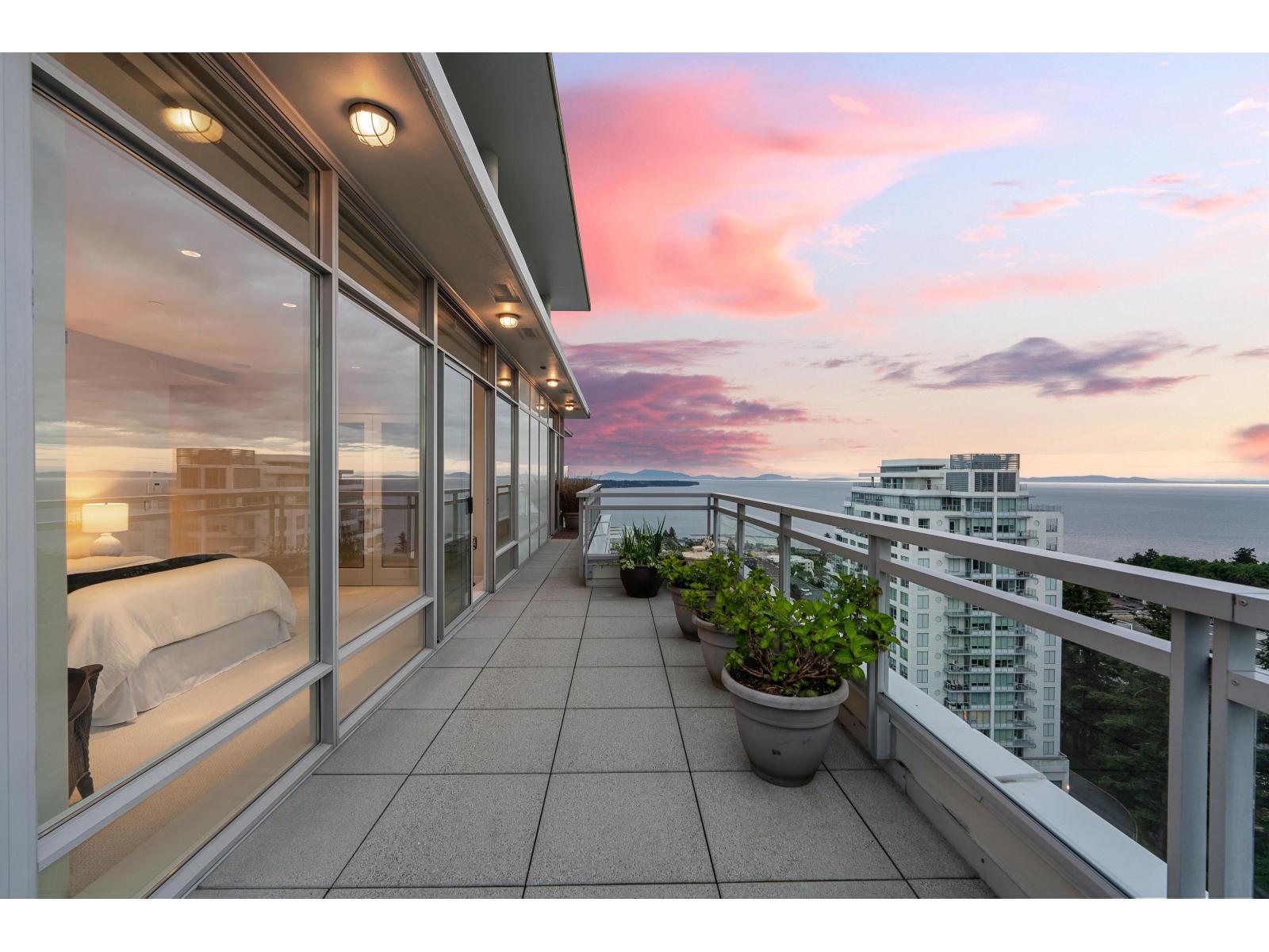 PH2 1473 JOHNSTON ROAD, White Rock