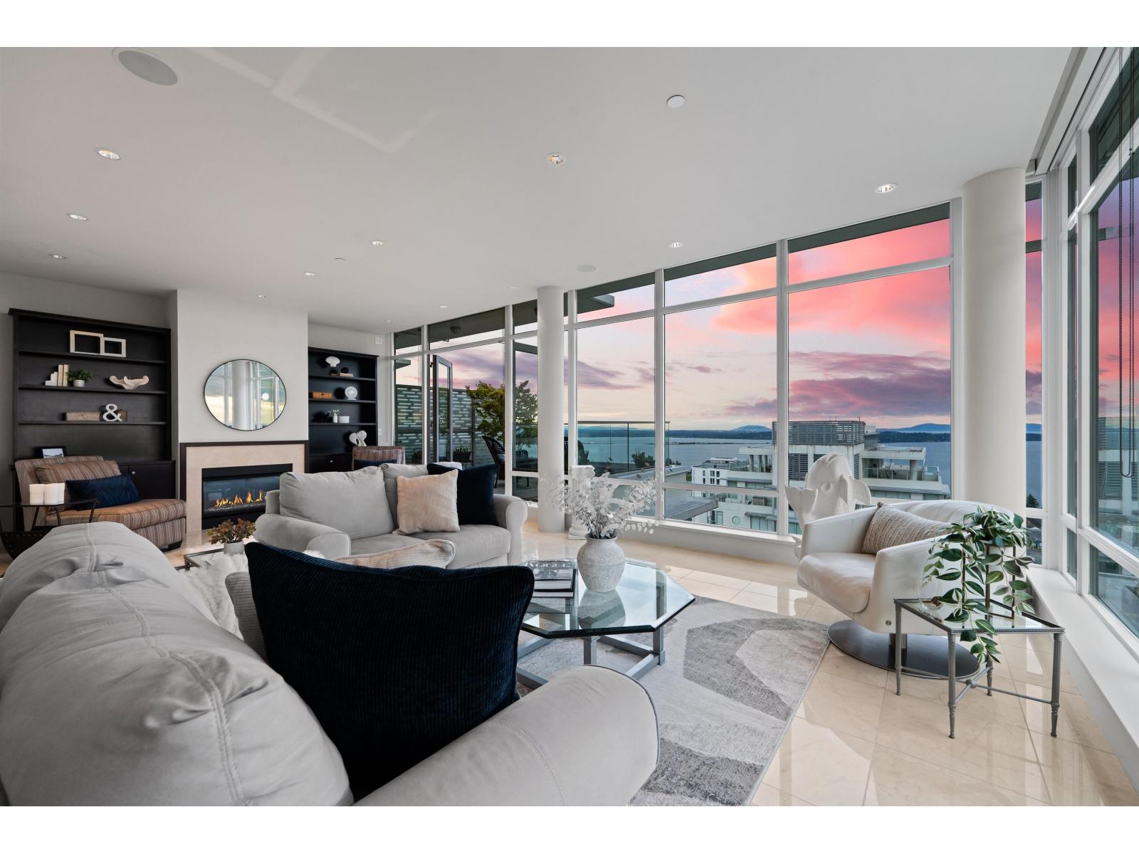 PH2 1473 JOHNSTON ROAD, White Rock