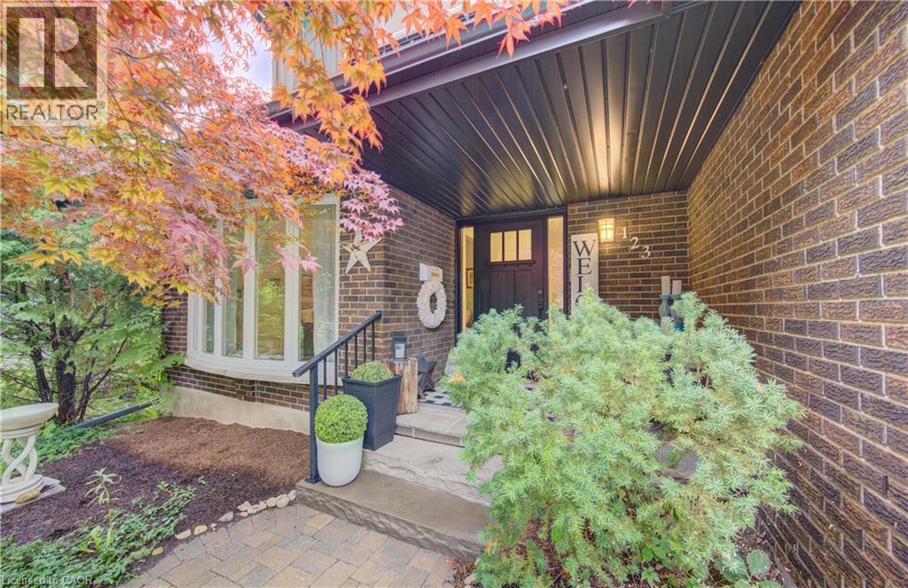 123 CANDLEWOOD Crescent - 2