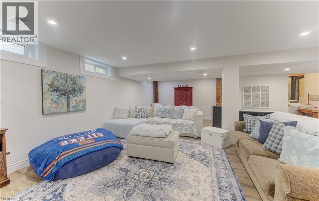 123 CANDLEWOOD Crescent - Image 35