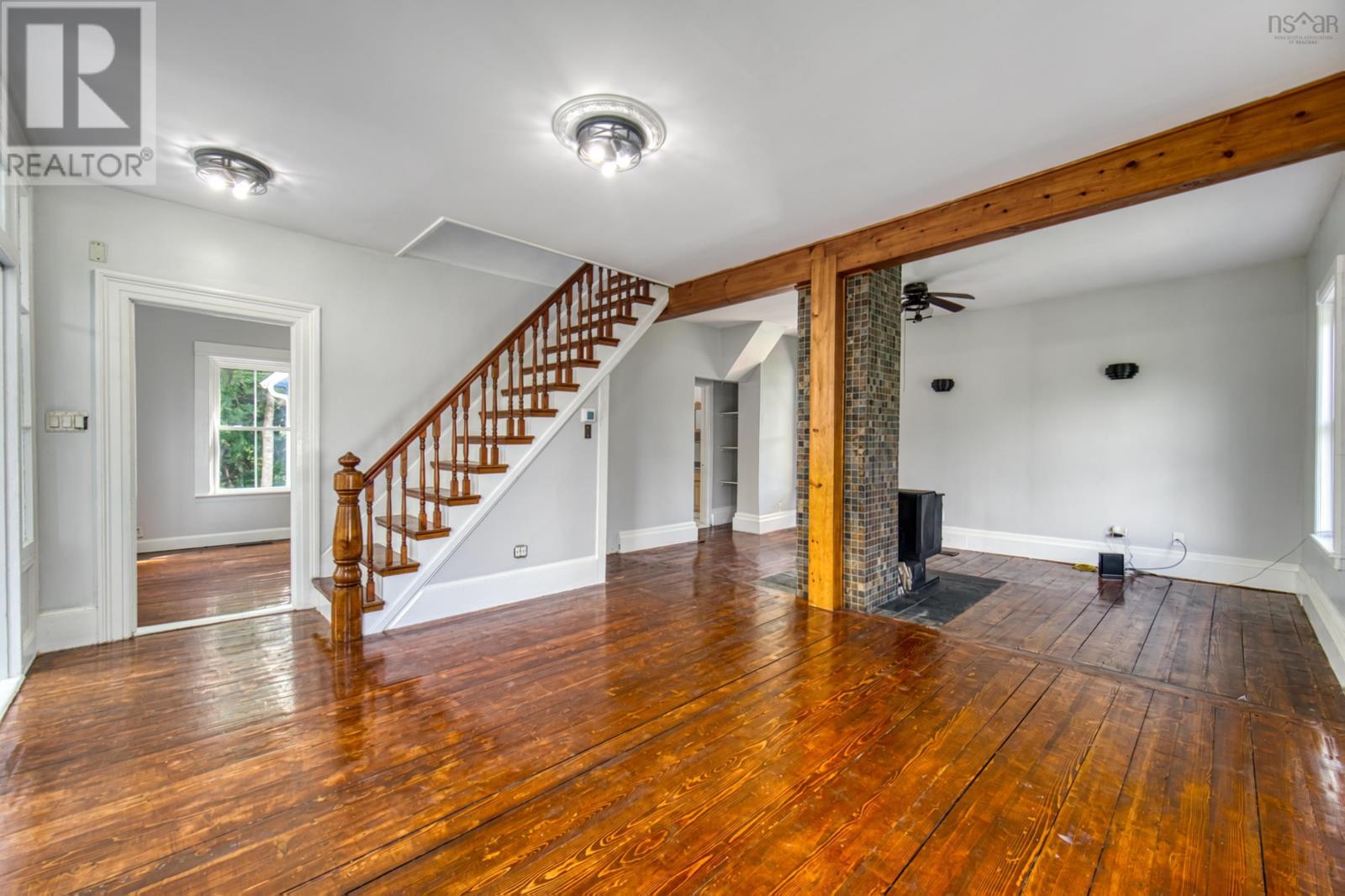370 Back Centre Road - Image 14