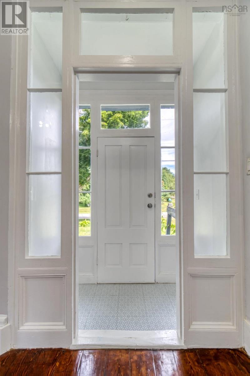 370 Back Centre Road - Image 11