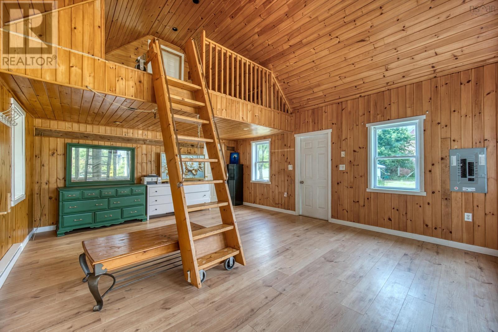 370 Back Centre Road - Image 35