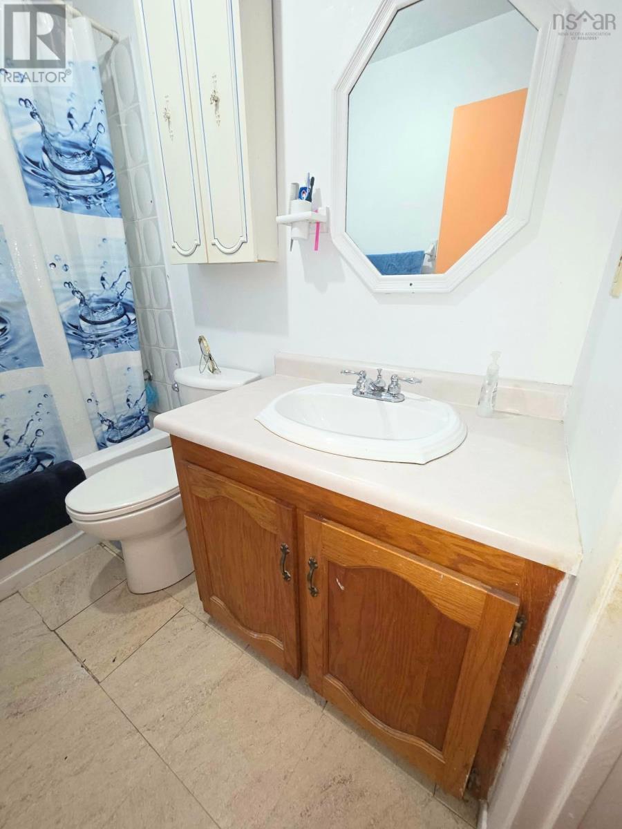 135 Monteith Avenue - Image 18