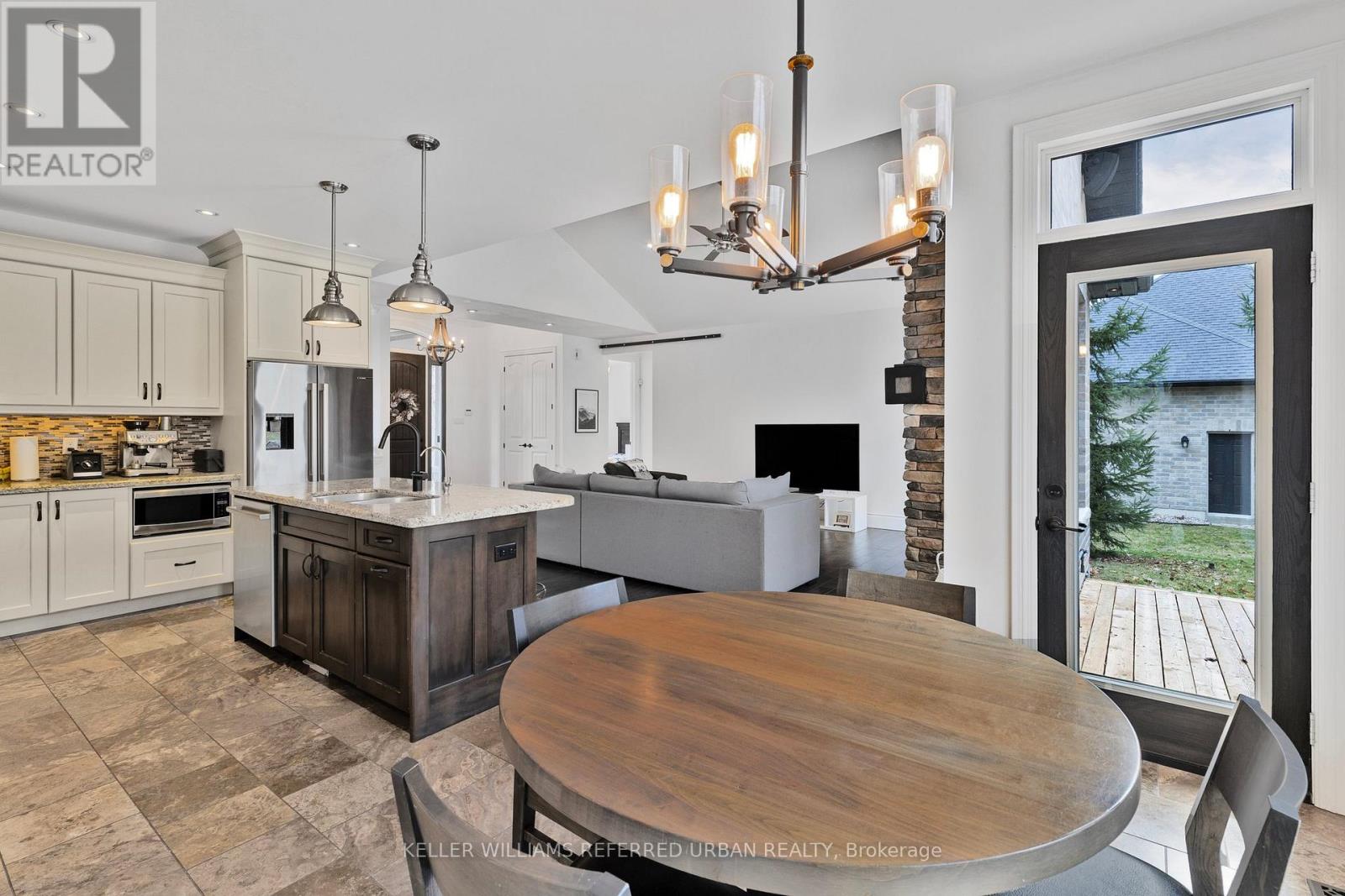 25 HERON BOULEVARD - Image 15