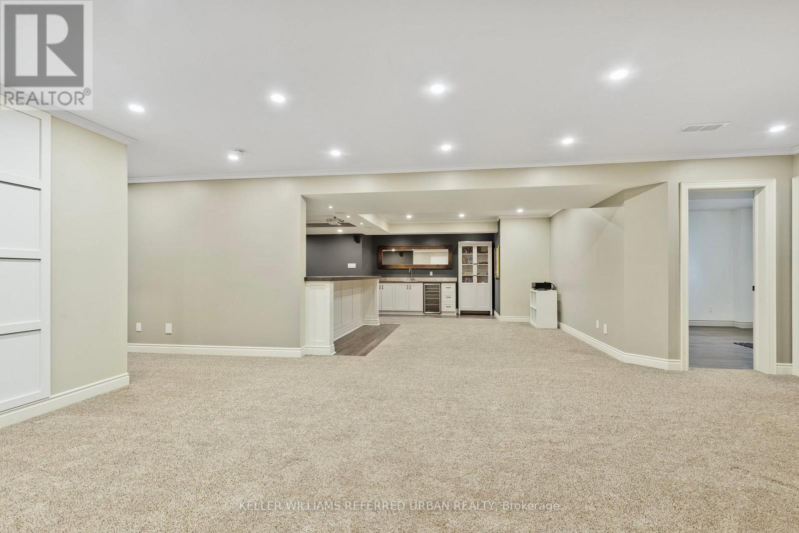 25 HERON BOULEVARD - Image 31