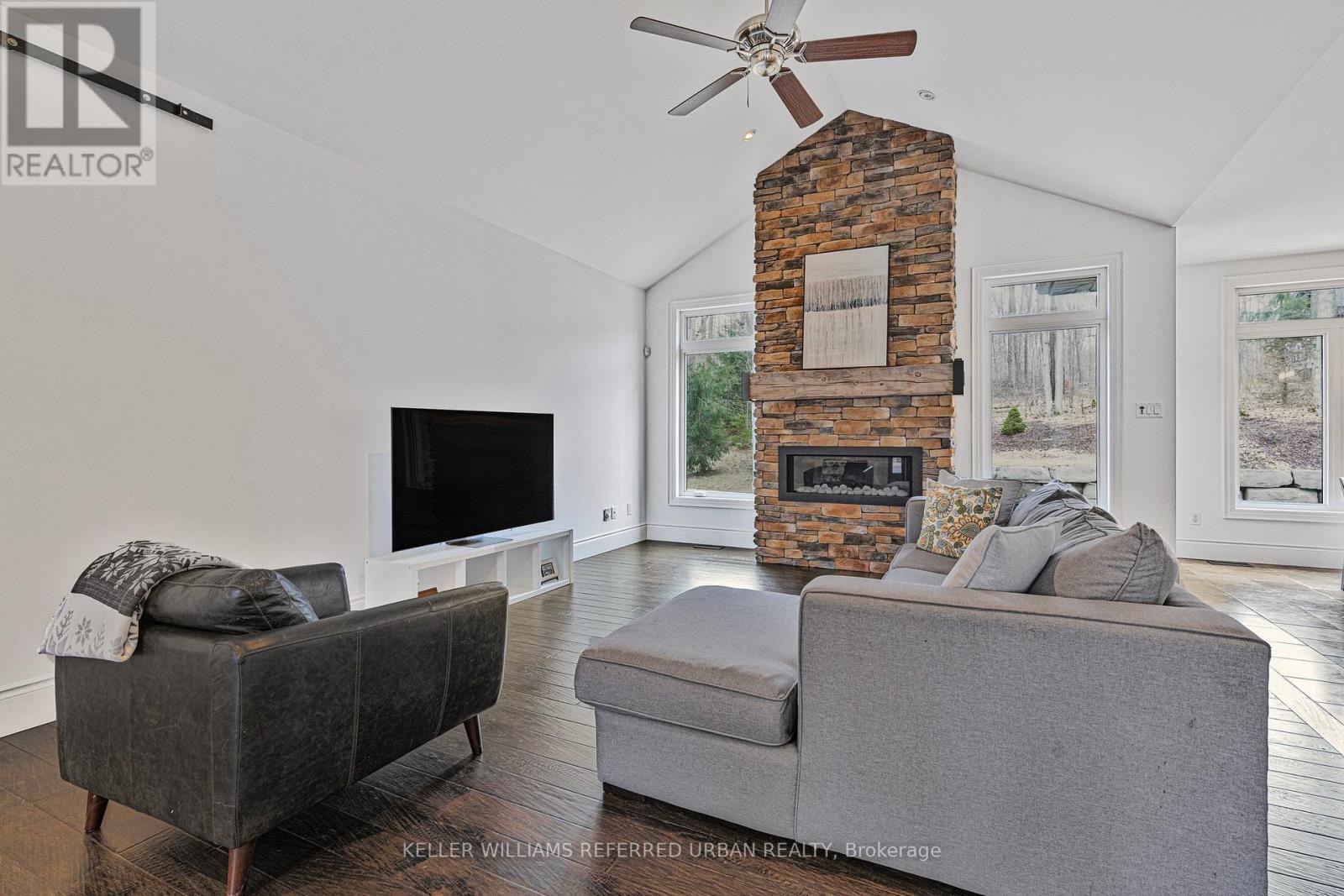 25 HERON BOULEVARD - Image 6