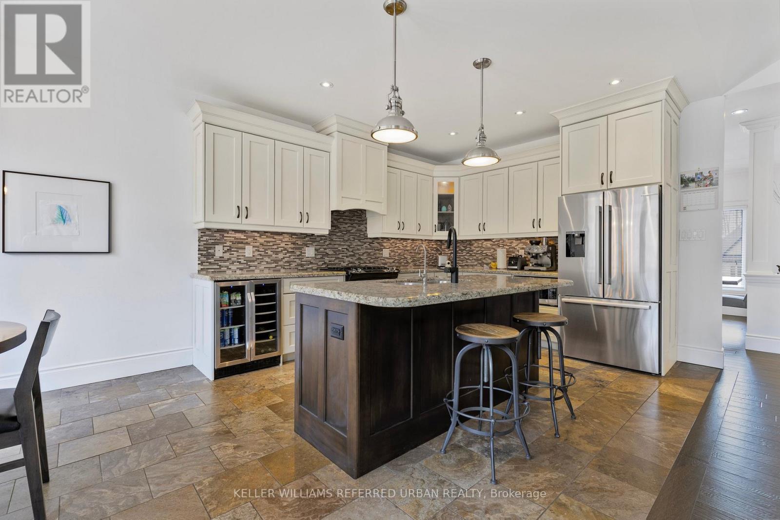 25 HERON BOULEVARD - Image 9