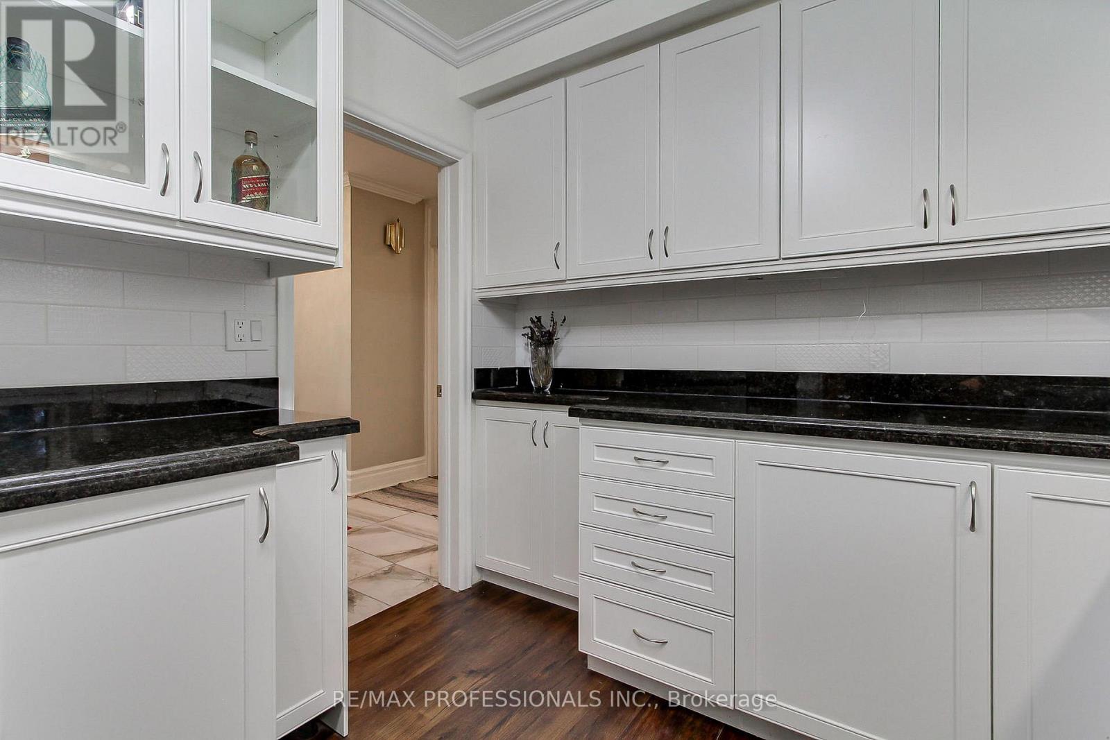 40 COWLEY AVENUE - Image 13