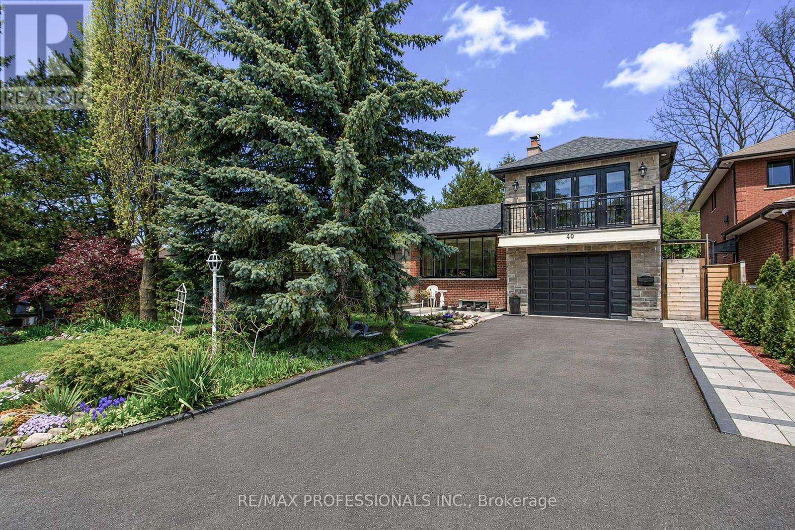40 COWLEY AVENUE - 2