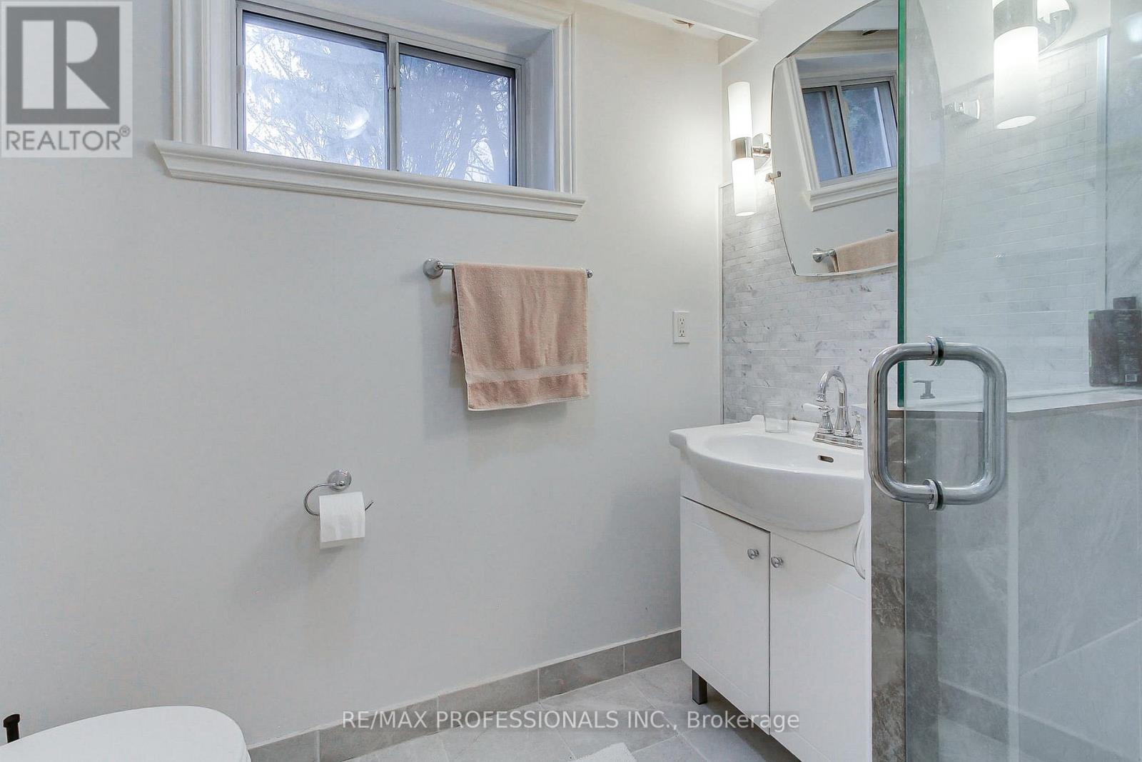 40 COWLEY AVENUE - Image 22