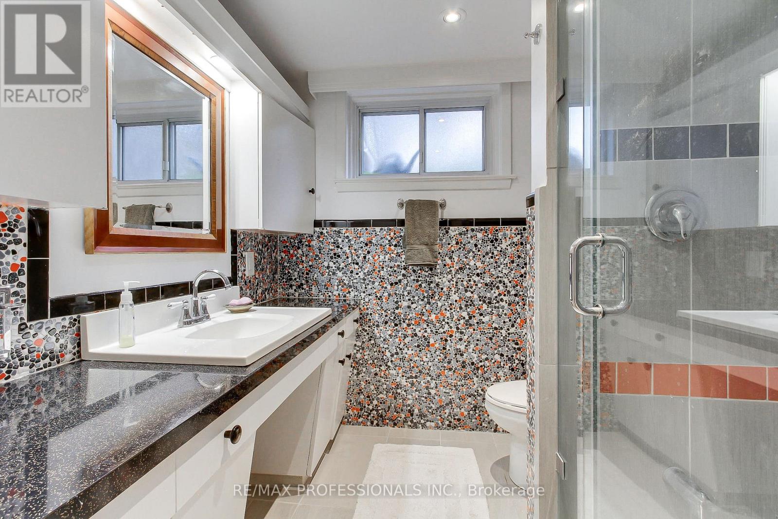 40 COWLEY AVENUE - Image 29