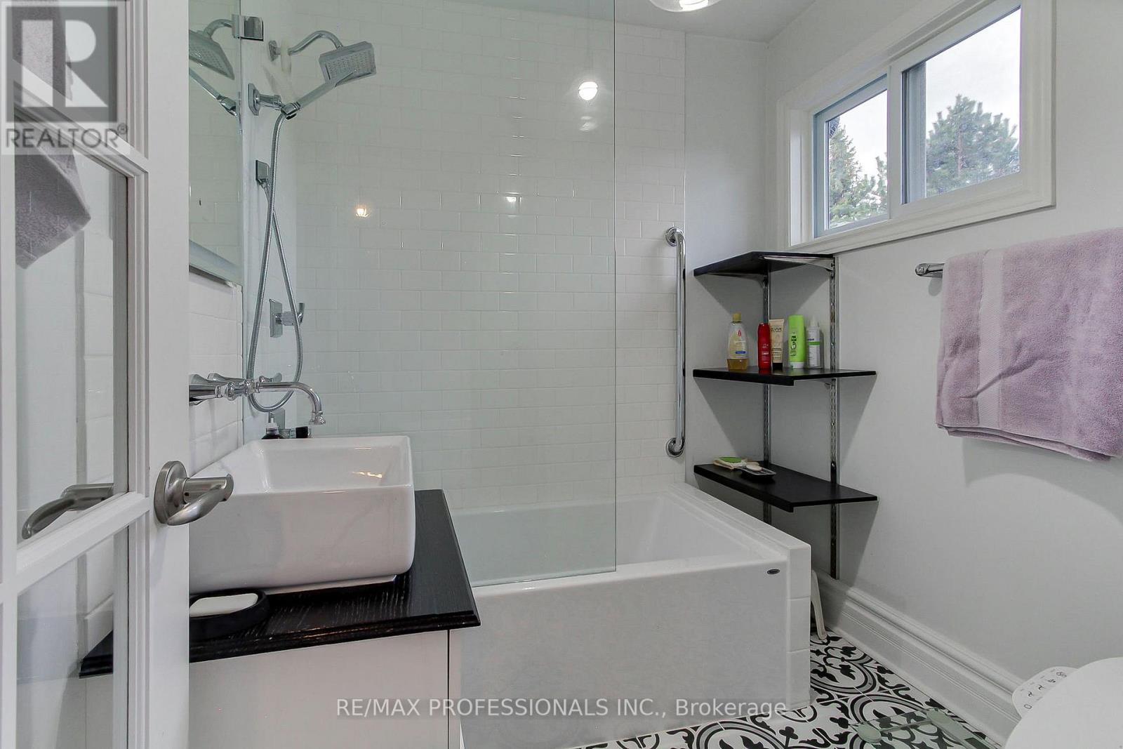 40 COWLEY AVENUE - Image 35