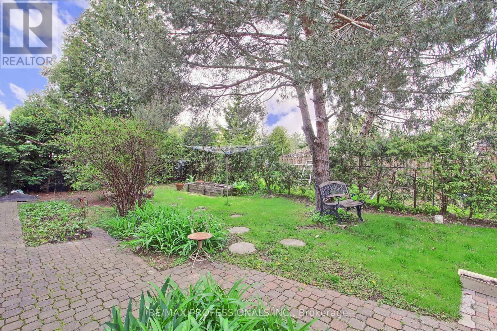 40 COWLEY AVENUE - 40